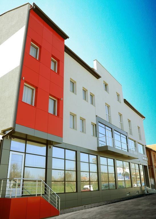 Garni Hotel Crystal Ice Nis Exterior photo